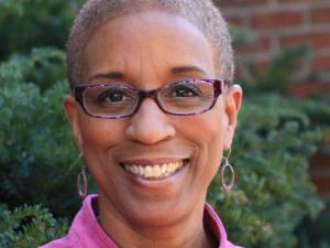 Karen White headshot