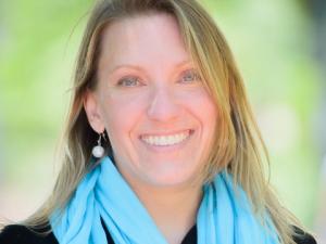 Stephanie Medwid headshot